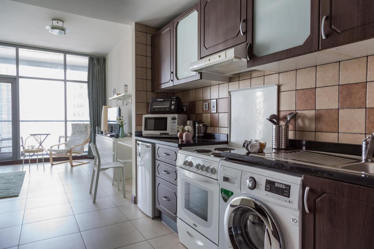 Higuests - Cozy Studio With Panoramic Views On The Lake Apartment Dubai Ngoại thất bức ảnh